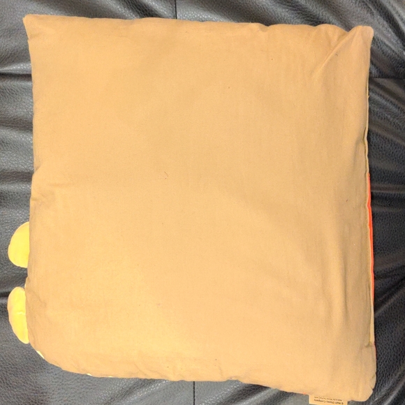 Rare Winnie the Pooh cushion from Tokyo Disneyland. - Picture 2 of 6